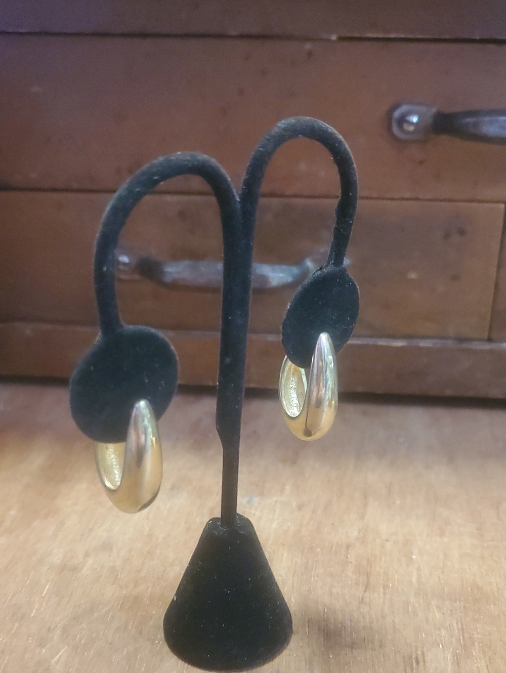 Classic Gold-Tone Hoop Earrings  -SK